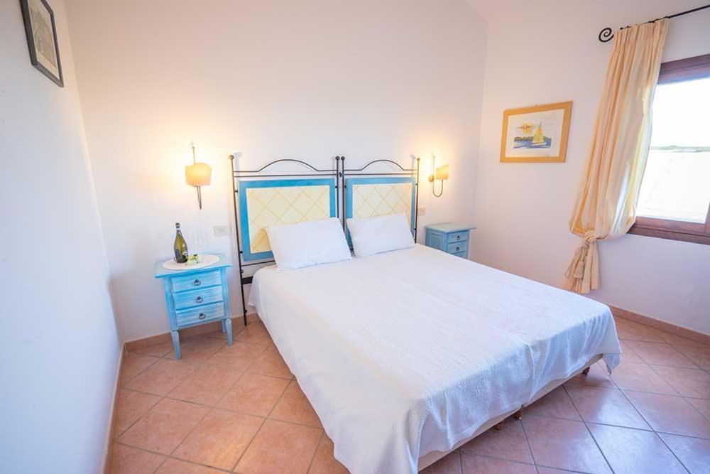 Residence Baia Sant Anna Con Piscina Tanaunella Eksteriør bilde