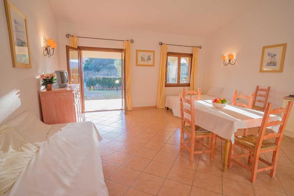 Residence Baia Sant Anna Con Piscina Tanaunella Eksteriør bilde
