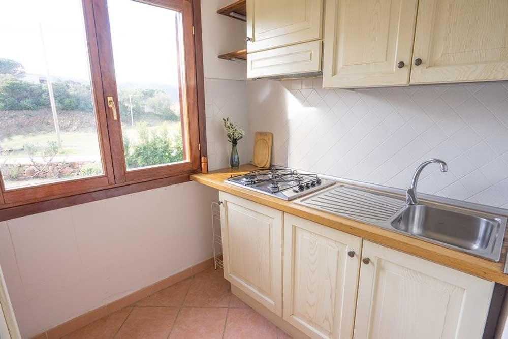Residence Baia Sant Anna Con Piscina Tanaunella Eksteriør bilde